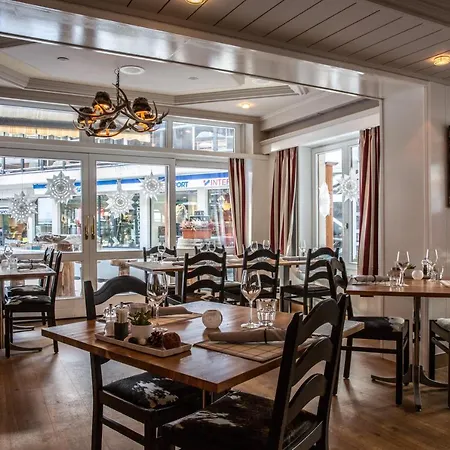 ホテル Burgener サース フェー